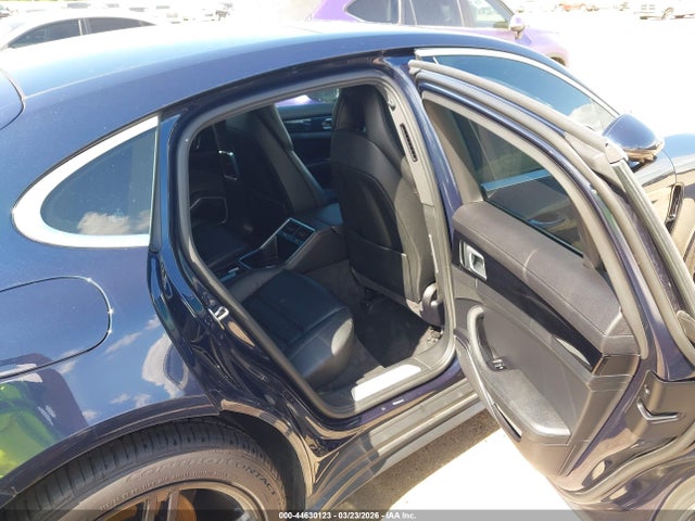 صورة 8 لـ 2018 Porsche PANAMERA 4