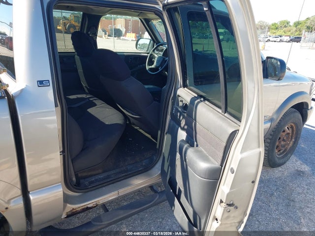 CHEVROLET S-10 LS - 8