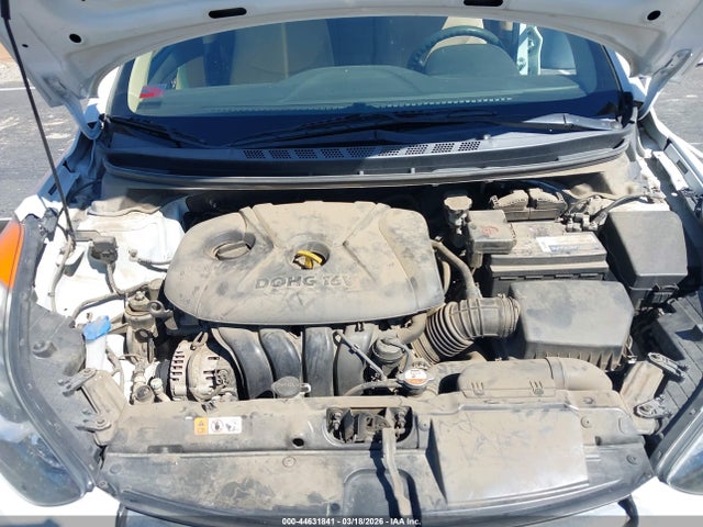 HYUNDAI ELANTRA - 10