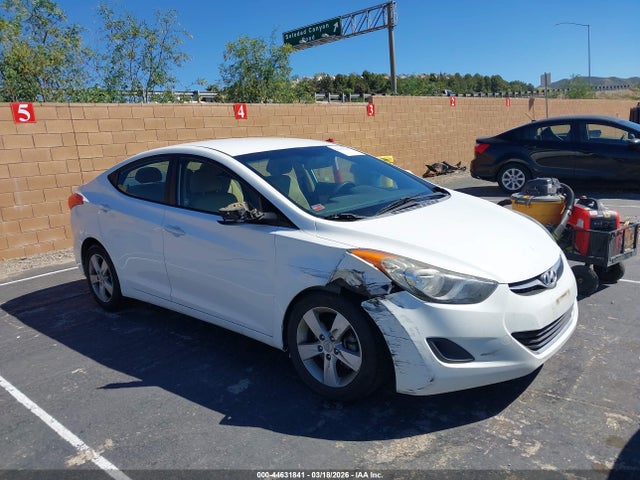 HYUNDAI ELANTRA - 1
