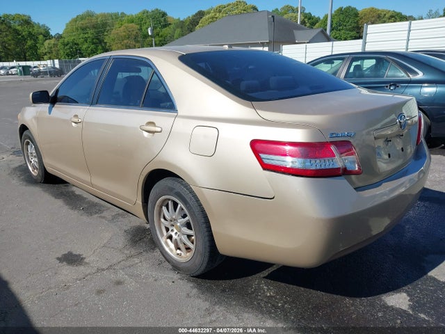 TOYOTA CAMRY - 3