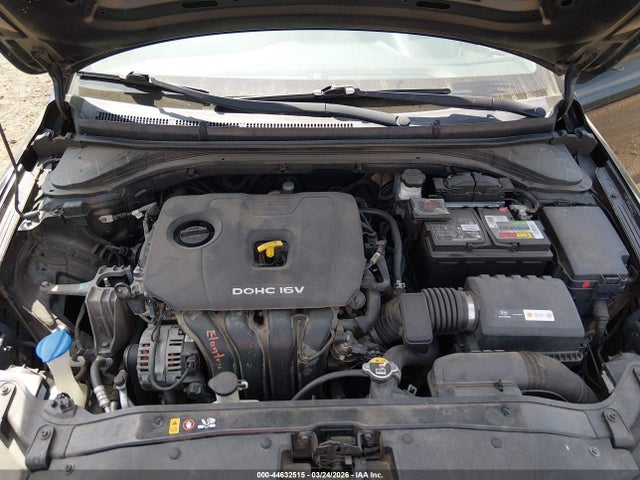 HYUNDAI ELANTRA SE - 10