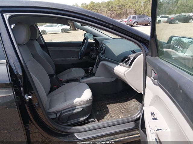 HYUNDAI ELANTRA SE - 5