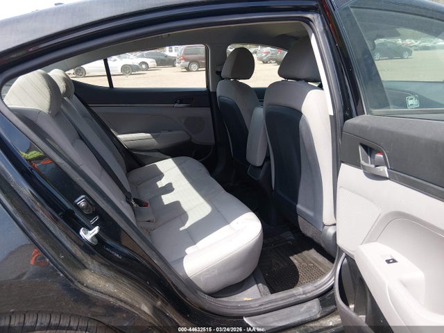 HYUNDAI ELANTRA SE - 8