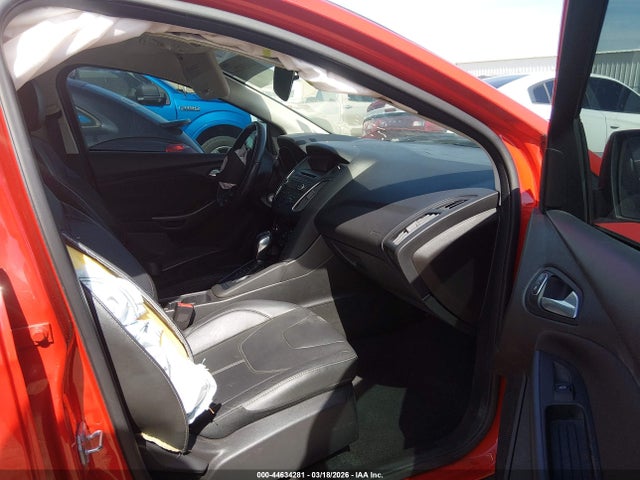 FORD FOCUS SE - 5