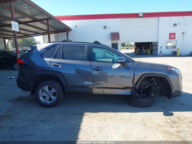 2025 TOYOTA RAV4 XLE 13