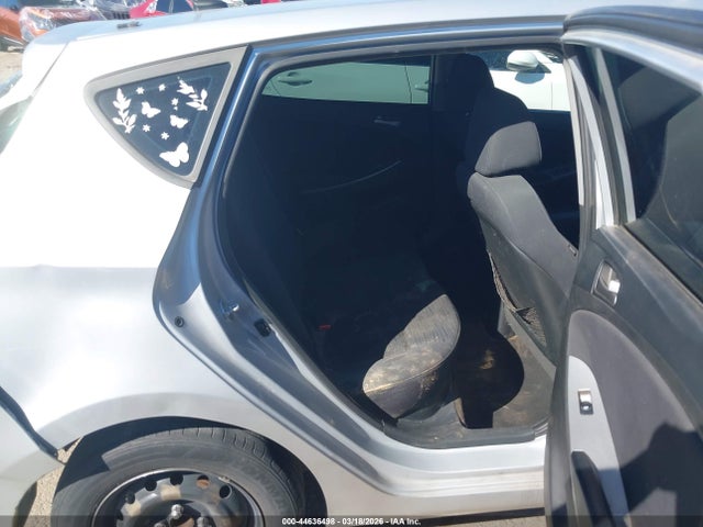 HYUNDAI ACCENT SE - 8