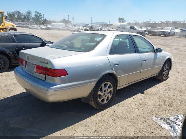 TOYOTA CAMRY - 4