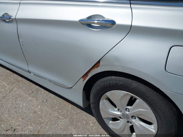 HYUNDAI SONATA HYBRID - 6