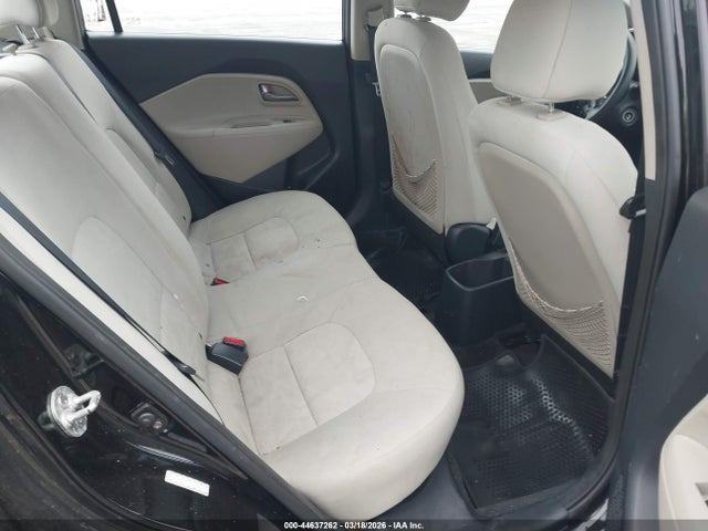 KIA RIO LX - 8