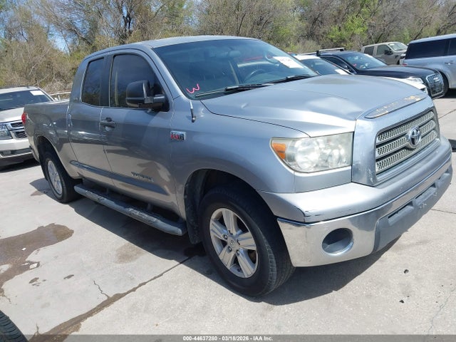 TOYOTA TUNDRA - 1
