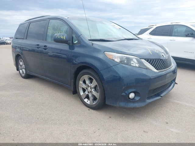 2011 TOYOTA SIENNA SE
