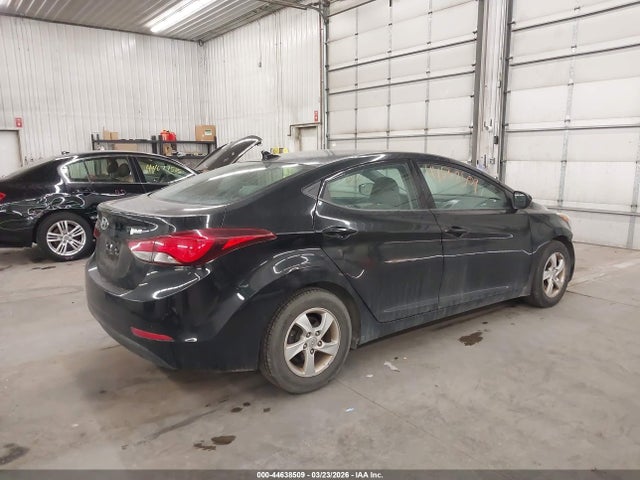 HYUNDAI ELANTRA SE - 4