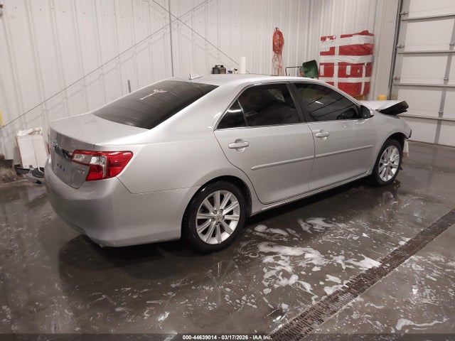 TOYOTA CAMRY - 4