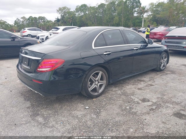 MERCEDES-BENZ E-CLASS - 4