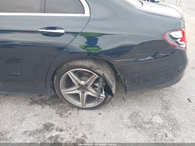 MERCEDES-BENZ E-CLASS - 6