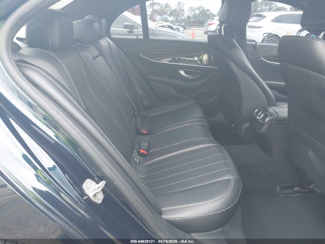 MERCEDES-BENZ E-CLASS - 8