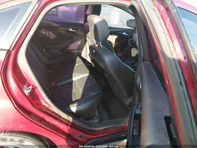 FORD FOCUS SE - 8