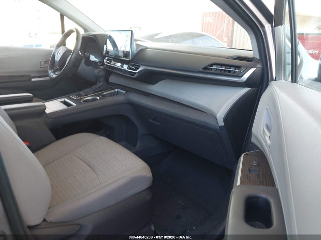 2023 TOYOTA SIENNA LE 5