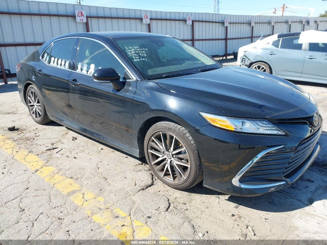 2021 TOYOTA CAMRY XLE