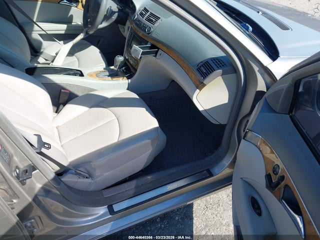 MERCEDES-BENZ E-CLASS - 5