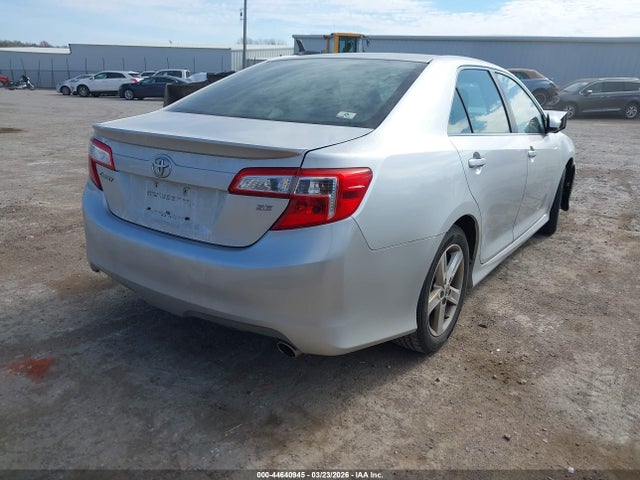TOYOTA CAMRY - 4