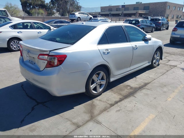 TOYOTA CAMRY - 4