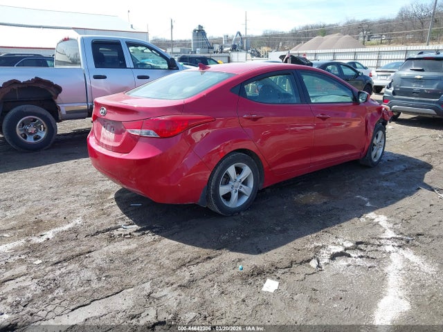 HYUNDAI ELANTRA GLS - 4