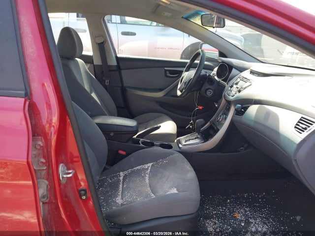 HYUNDAI ELANTRA GLS - 5