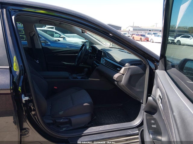 2025 Toyota CAMRY LE photo 5