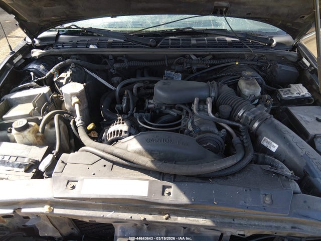 CHEVROLET S-10 LS - 10