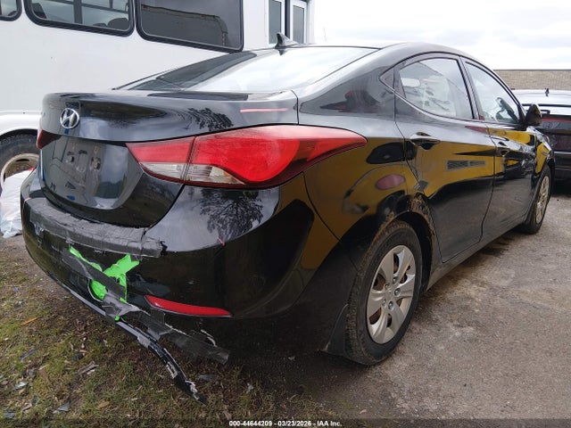 HYUNDAI ELANTRA SE - 4