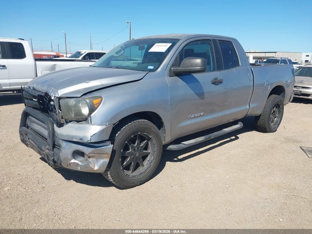 TOYOTA TUNDRA - 2