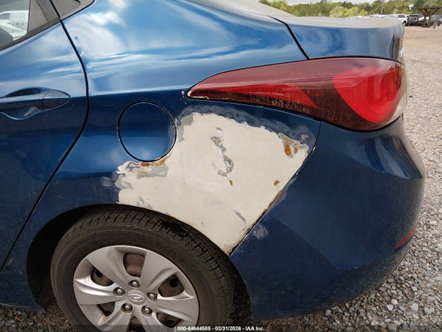 HYUNDAI ELANTRA SE - 6