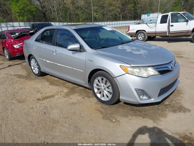 TOYOTA CAMRY - 1