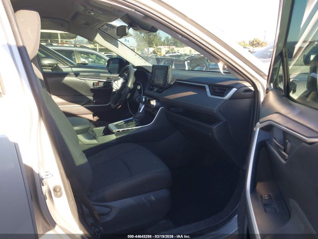 2022 TOYOTA RAV4 LE 5