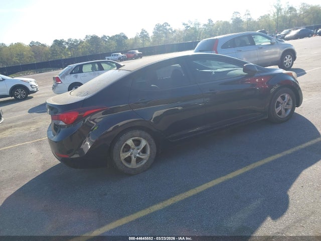 HYUNDAI ELANTRA SE - 4