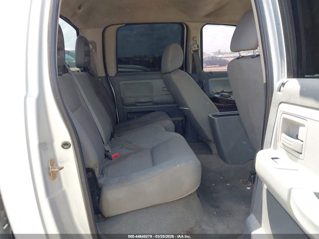 DODGE DAKOTA SLT - 8