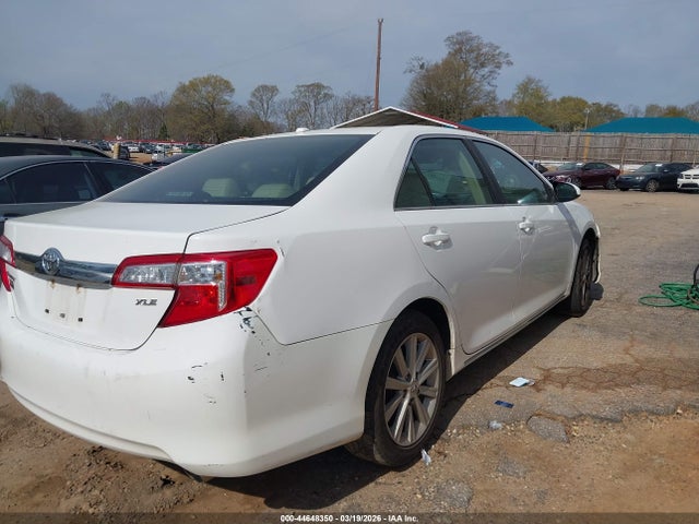 TOYOTA CAMRY - 4