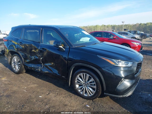 2022 TOYOTA HIGHLANDE HYBRID PLATINUM