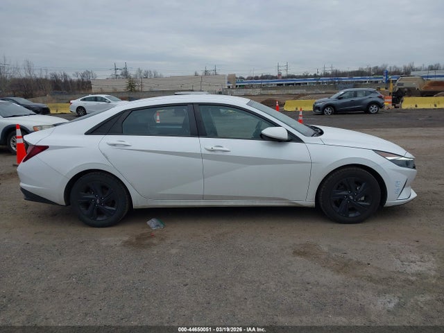 2022 Hyundai ELANTRA SEL thumbnail 13