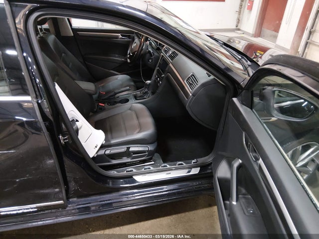 صورة 5 لـ 2017 Volkswagen PASSAT 1.8T R-LINE