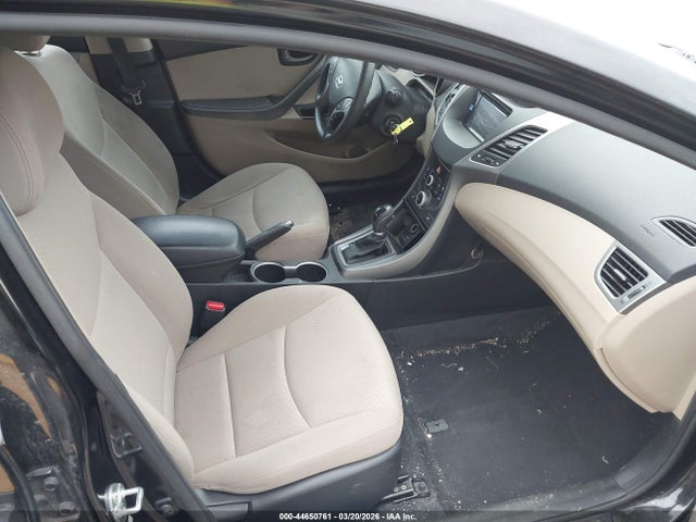 HYUNDAI ELANTRA SE - 5