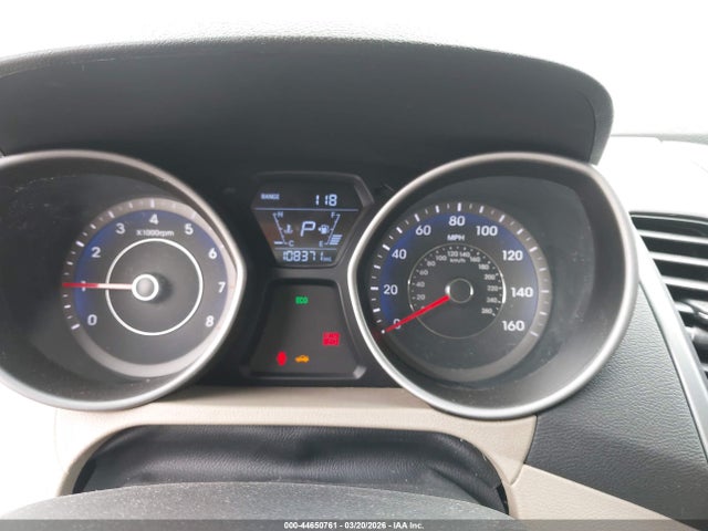 HYUNDAI ELANTRA SE - 7