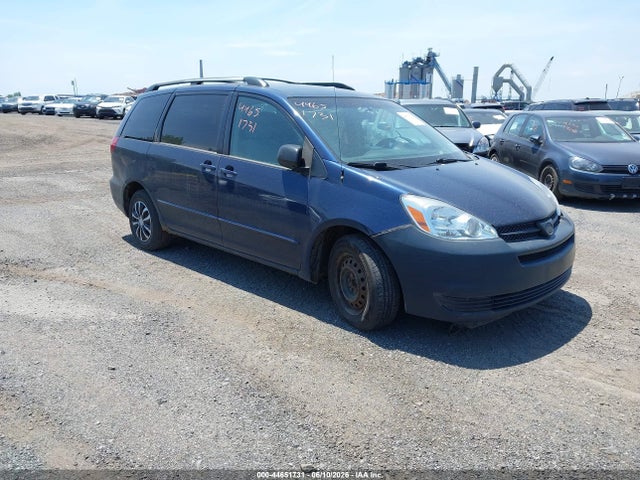 2005 TOYOTA SIENNA LE