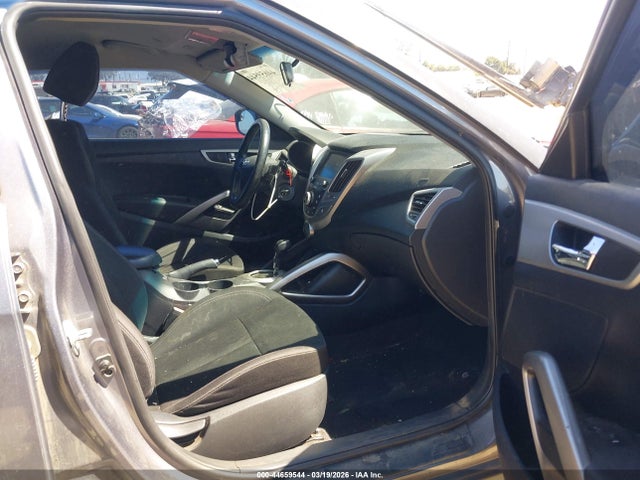 HYUNDAI VELOSTER - 5