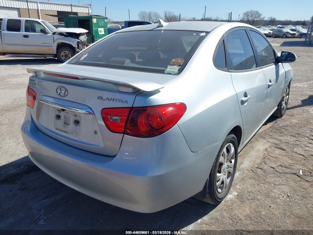 HYUNDAI ELANTRA GLS - 4