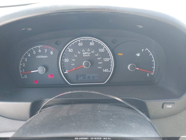 HYUNDAI ELANTRA GLS - 7