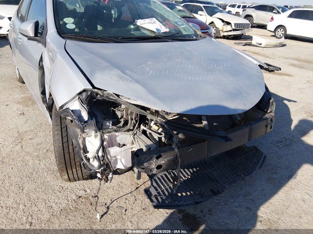 2014 Toyota COROLLA LE photo 6