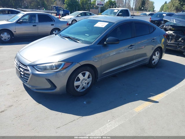 HYUNDAI ELANTRA SE - 2